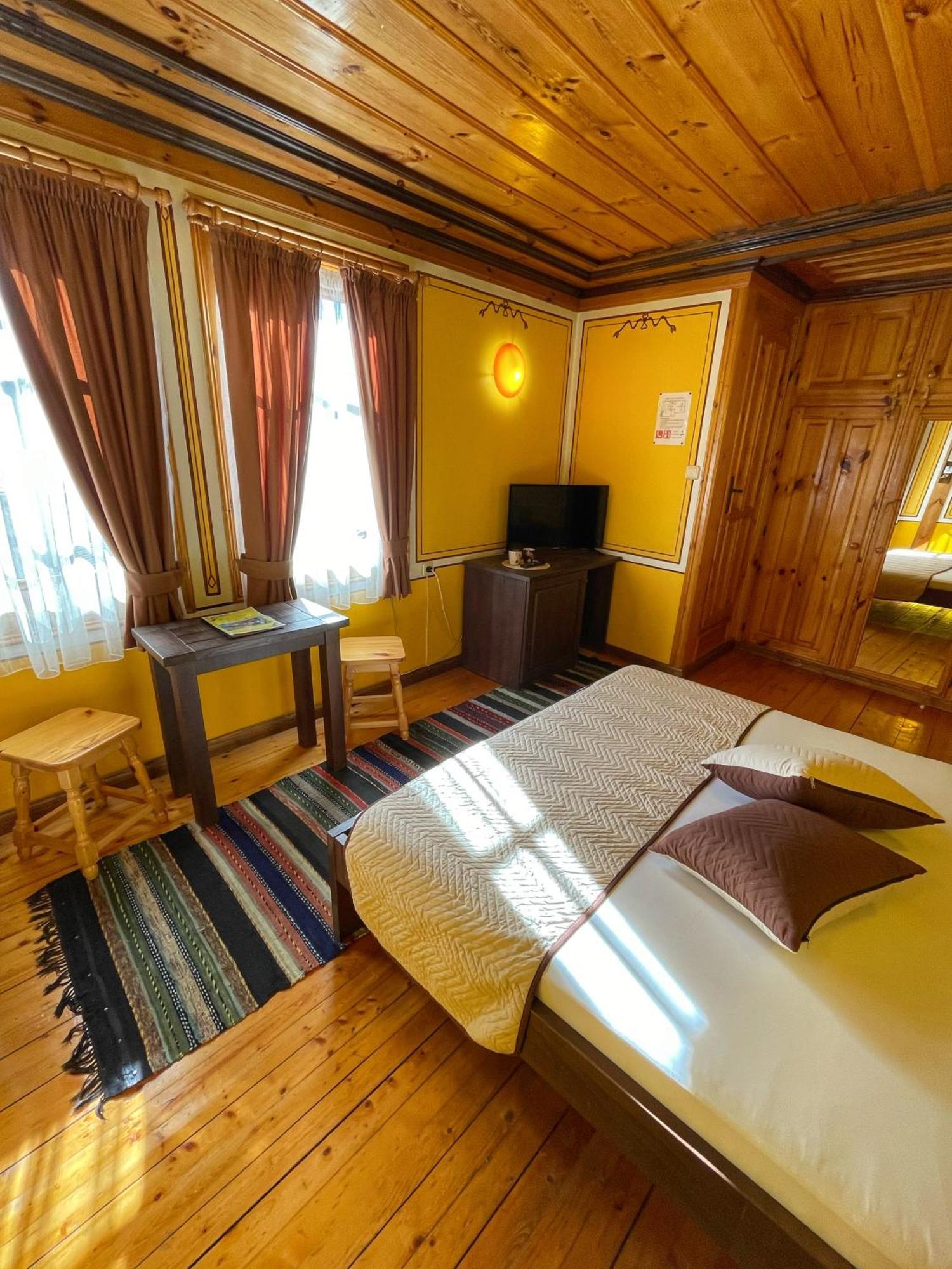 Guest Rooms Colorit Koprivshtitsa Eksteriør billede