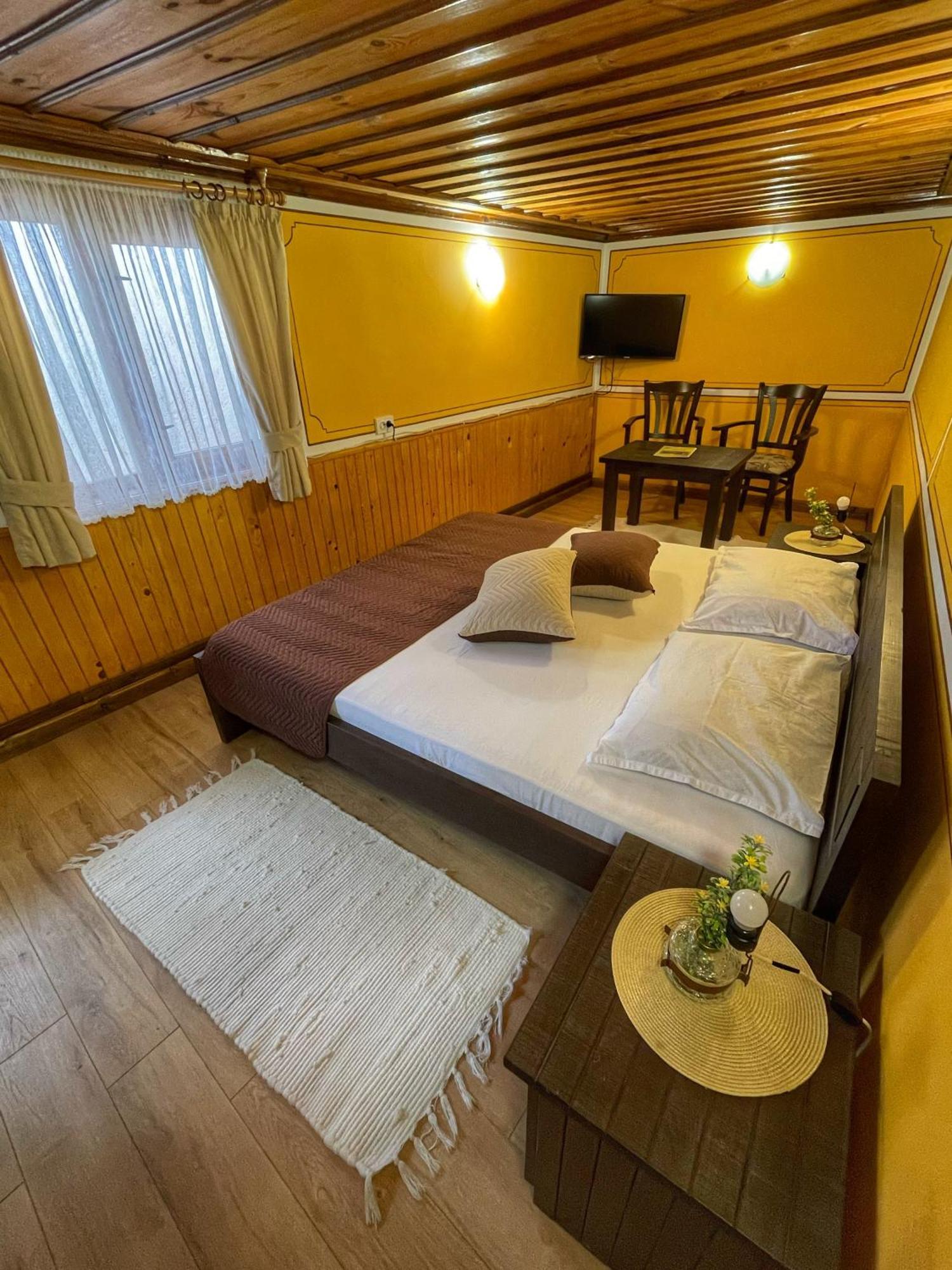 Guest Rooms Colorit Koprivshtitsa Eksteriør billede